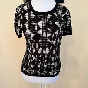 Brooks Brothers Black‎ and White Graphic Sweater Tee